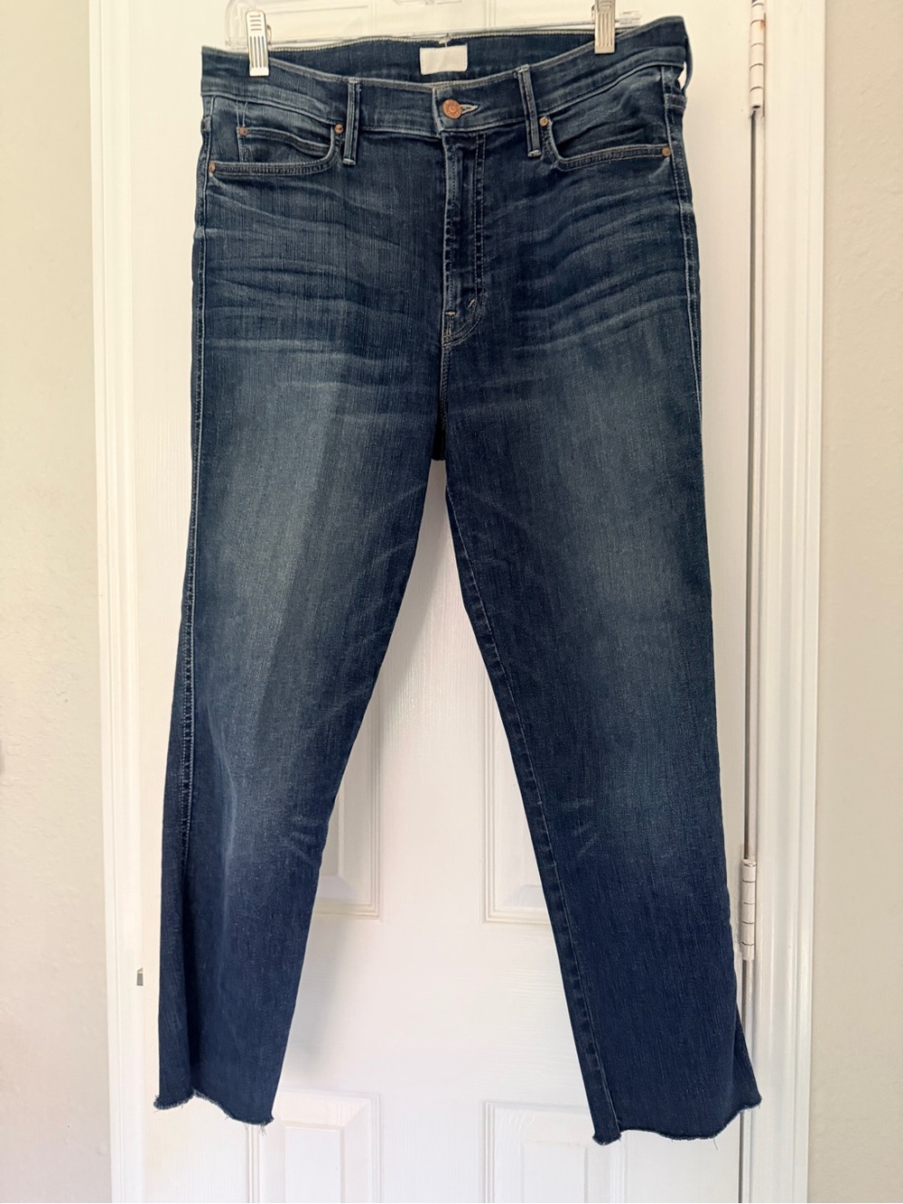 MOTHER The Pony Boy Ankle Fray Dark Blue Cropped Jeans